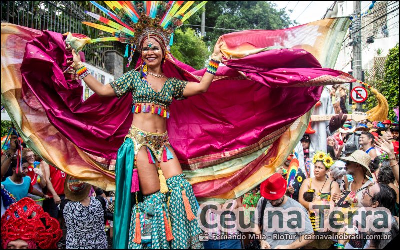 Foto desfile do Bloco Céu na Terra no Carnaval de Rua 2026 do Rio de Janeiro - carnavalnobrasil.com.br